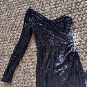 LULUS ELEGANT OCCASION BLACK SEQUIN ONE-SHOULDER MIDI DRESS